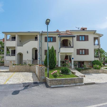 Apartmani Lorena Porec Bagian luar foto