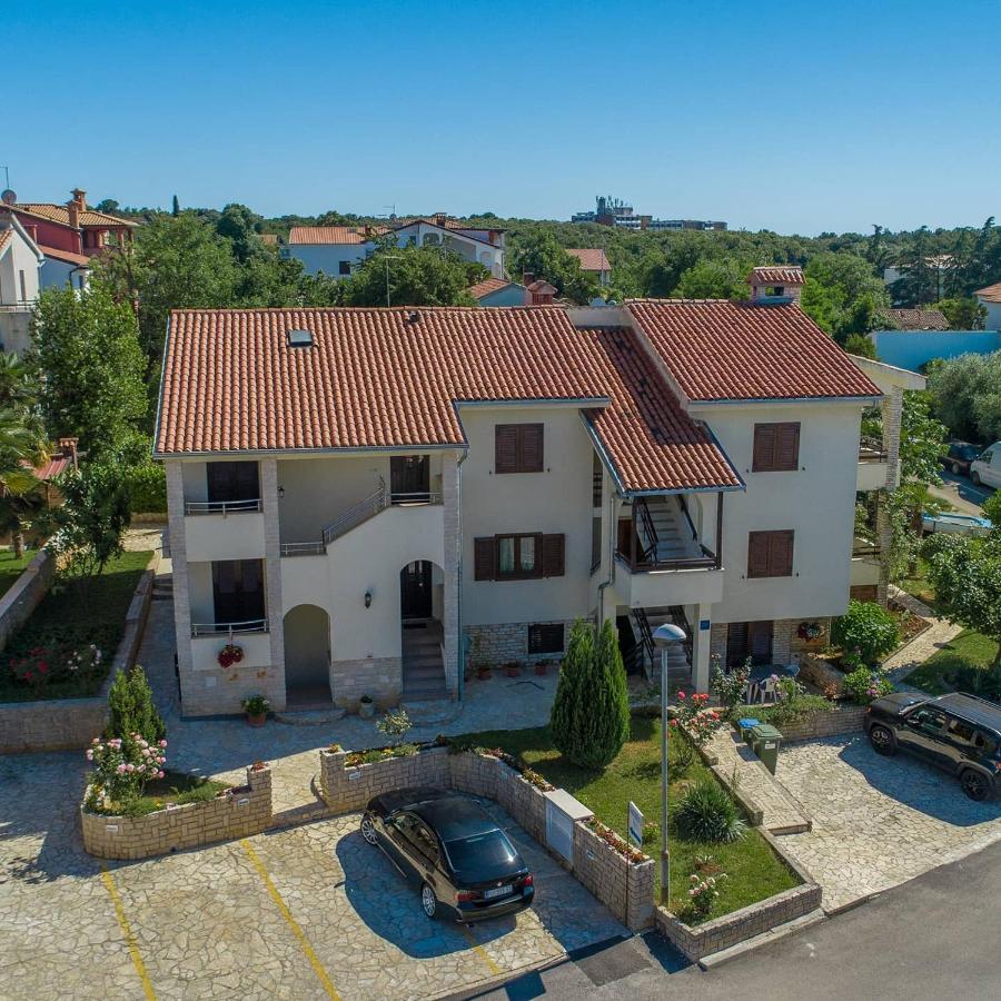Apartmani Lorena Porec Bagian luar foto