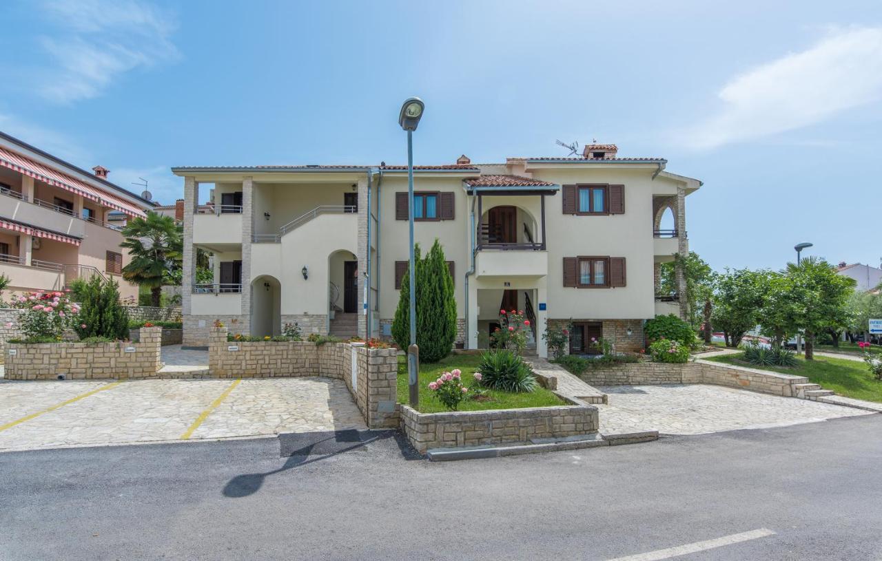 Apartmani Lorena Porec Bagian luar foto