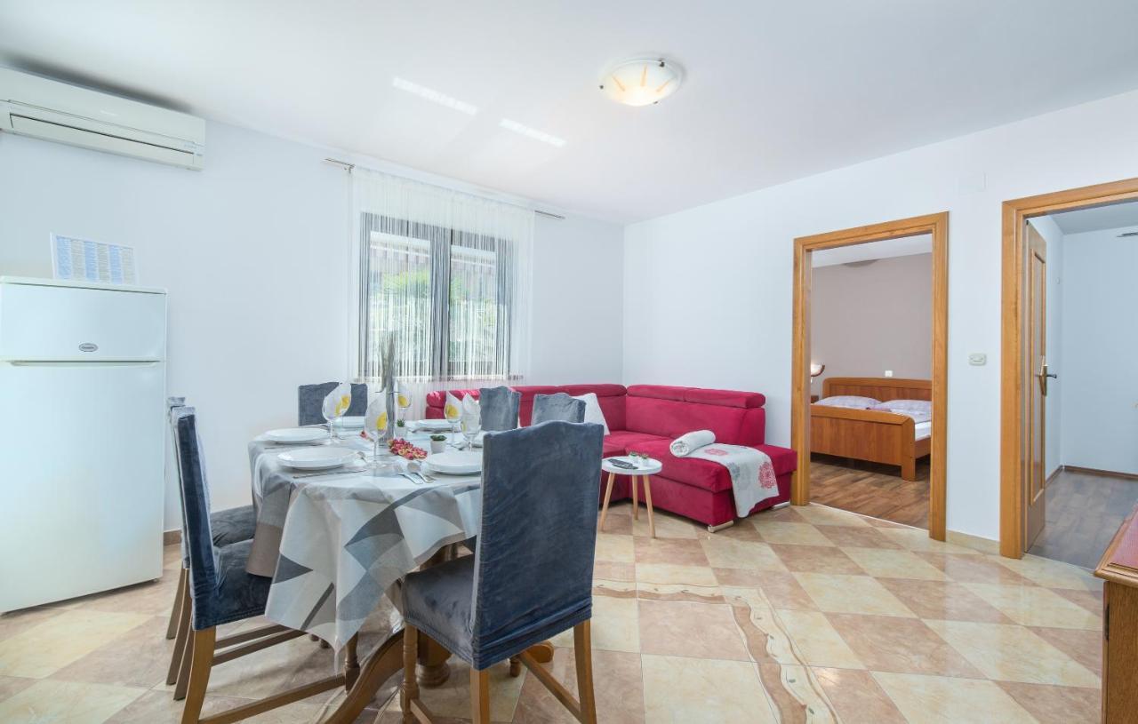 Apartmani Lorena Porec Bagian luar foto