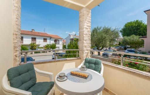 Apartmani Lorena Porec Bagian luar foto